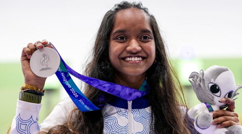 ஆசிய துப்பாக்கி சுடுதல்; பதக்கத்தை தட்டித் தூக்கிய இளவேனில் வாலறிவன்: பிரதமர் மோடி வாழ்த்து