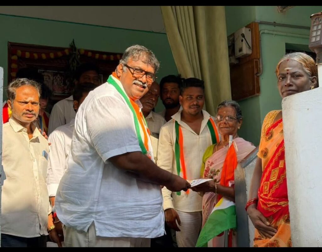 ஜக்கு சின்னத்திற்கு வாக்கு கேட்டு வீடு வீடாக சென்ற அசோக் ஆனந்தன்
