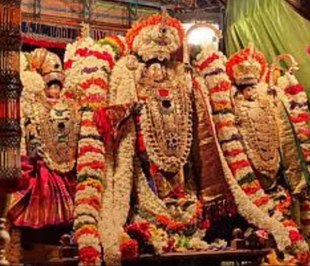 புரட்டாசி முதல் சனிக் கிழமையையொட்டி பெருமாள் கோவில்களில் சிறப்பு வழிபாடு