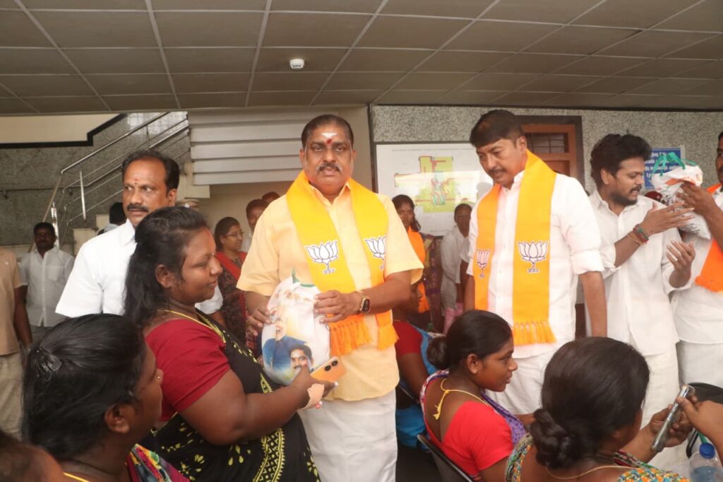 பிரதமர் நரேந்திர மோடி பிறந்தநாளை முன்னிட்டு சத்துணவு பெட்டகம் வழங்கப்பட்டது