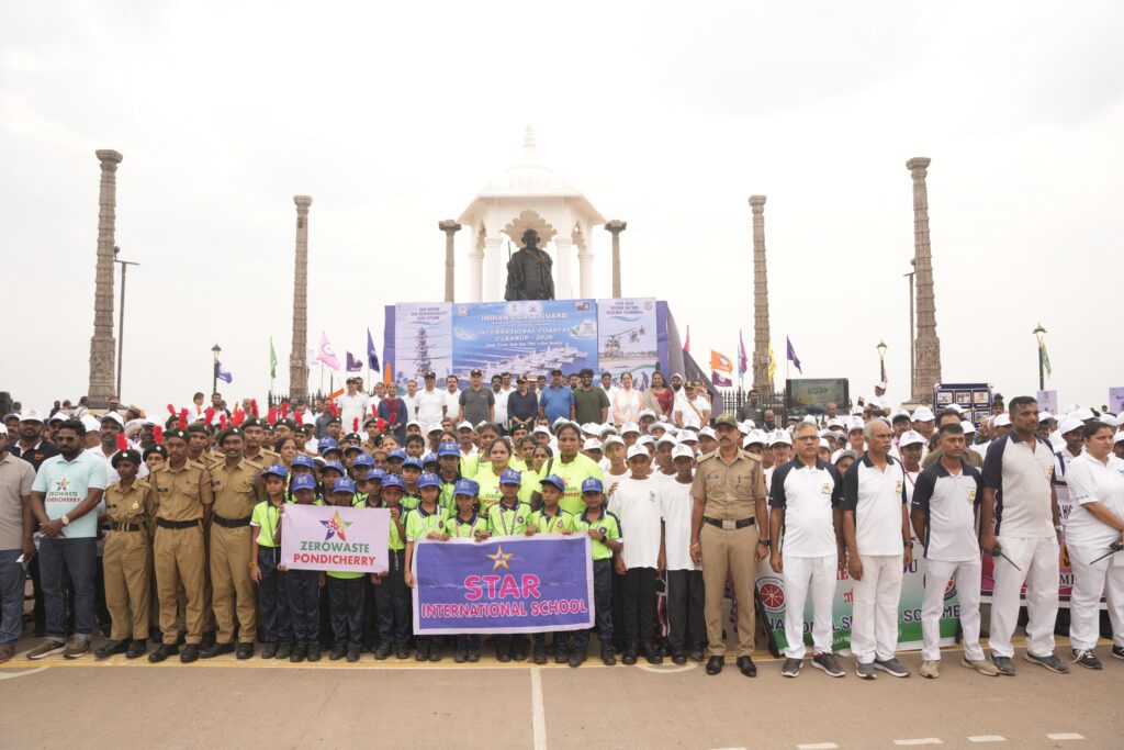 சர்வதேச கடற்கரை தூய்மை தினத்தை ஆளுநர் கொடியசைத்து தொடங்கி வைத்தார்