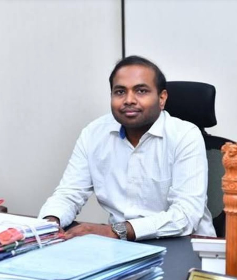 கல்வி உதவித்தொகைக்கு விண்ணப்பிக்கலாம் - கலெக்டர் சிபி ஆதித்யா செந்தில் குமார்