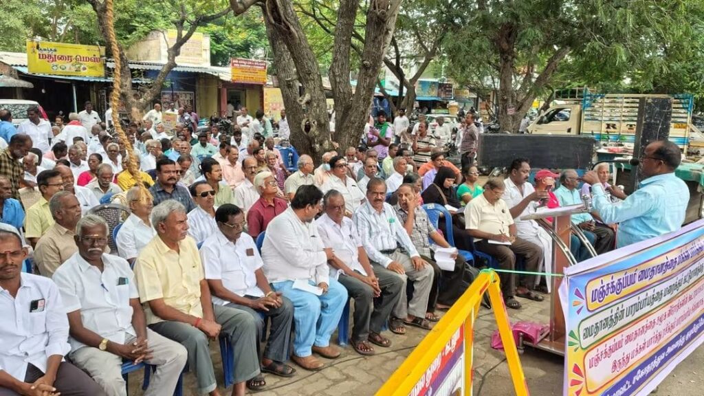 மஞ்சக்குப்பம் மைதானத்தை புது பொலிவுடன் பாரம்பரிய சின்னமாக பராமரிக்க வேண்டும் - கடலூர் பொதுமக்கள் ஆர்ப்பாட்டம் 