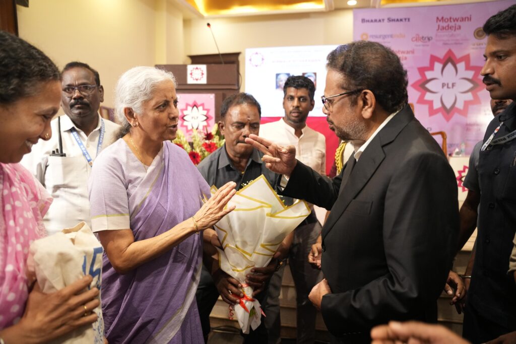 எங்கள் கோரிக்கை நிறைவேற்றுங்கள் மத்திய நிதி மந்திரியிடம் மல்லாடி மனு