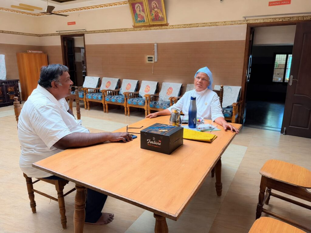 இதயா கல்லூரி தாளாளரை சந்தித்து ஆசி பெற்ற அசோக் ஆனந்தன்