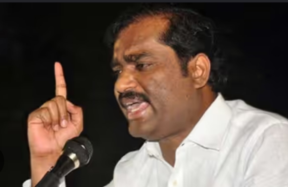 அமைதியான முறையில் போராடும் இளைஞர்கள் கைது ! வன்மையாகக் கண்டிக்க தக்கது