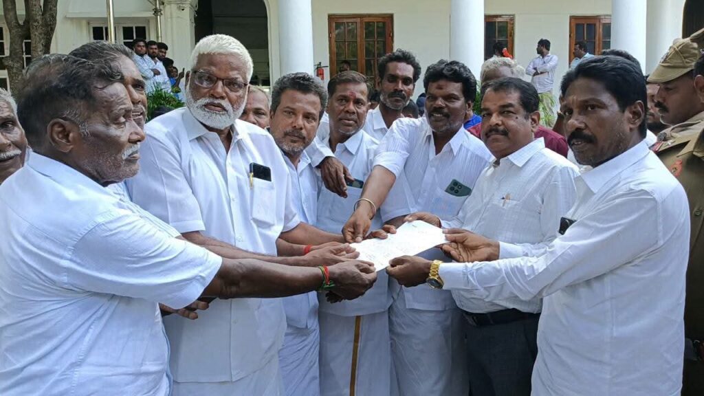 அமைச்சரை அவமரியாதையாக பேசிய எம்.எல்.ஏ. மீது நடவடிக்கை கோரி மீனவர்கள் போராட்டம் – டிஜிபி அலுவலகத்தில் புகார்