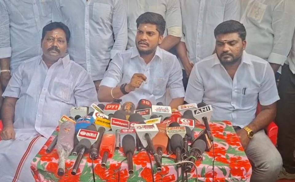ஸ்ரீரங்கம் நிலம் மோசடி ; யாராக இருந்தாலும் சட்டப்படி நடவடிக்கை - அமைச்சர் ரமேஷ்