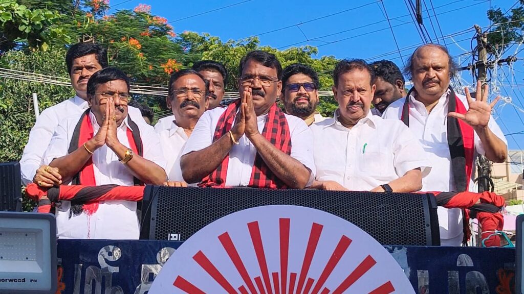 திமுக வேட்பாளர் சேதுசெல்வத்தை ஆதரித்து இருசக்கர வாகனப் பேரணி