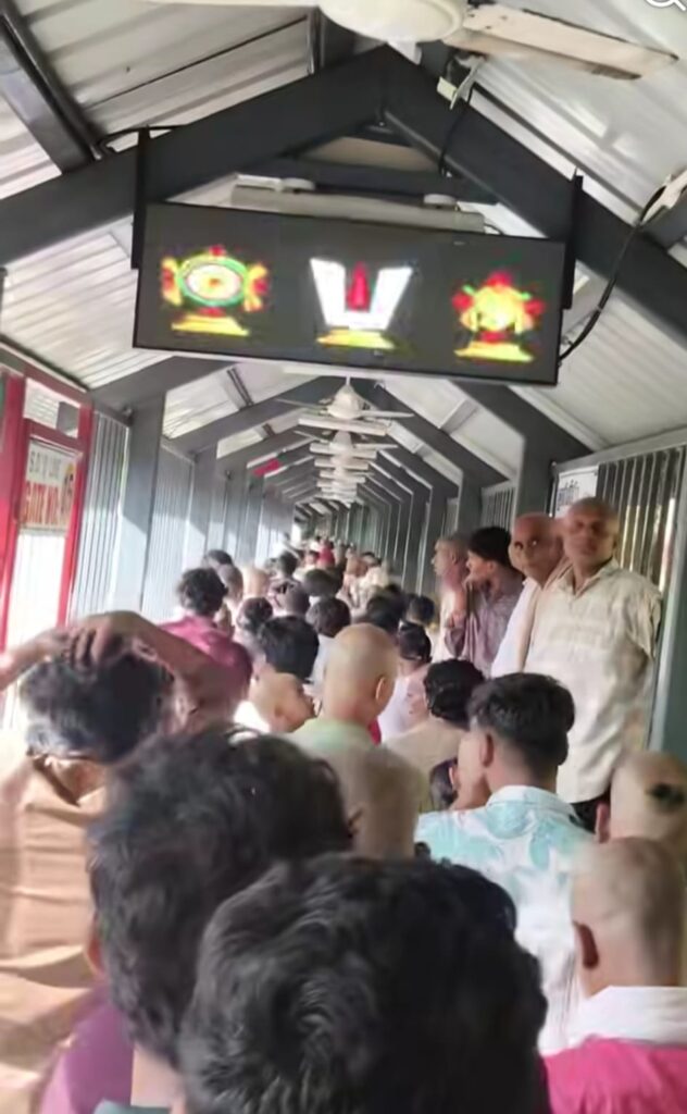 25 மணி நேரம் காத்திருப்பு: திருப்பதி ஏழுமலையான் தரிசனம் 