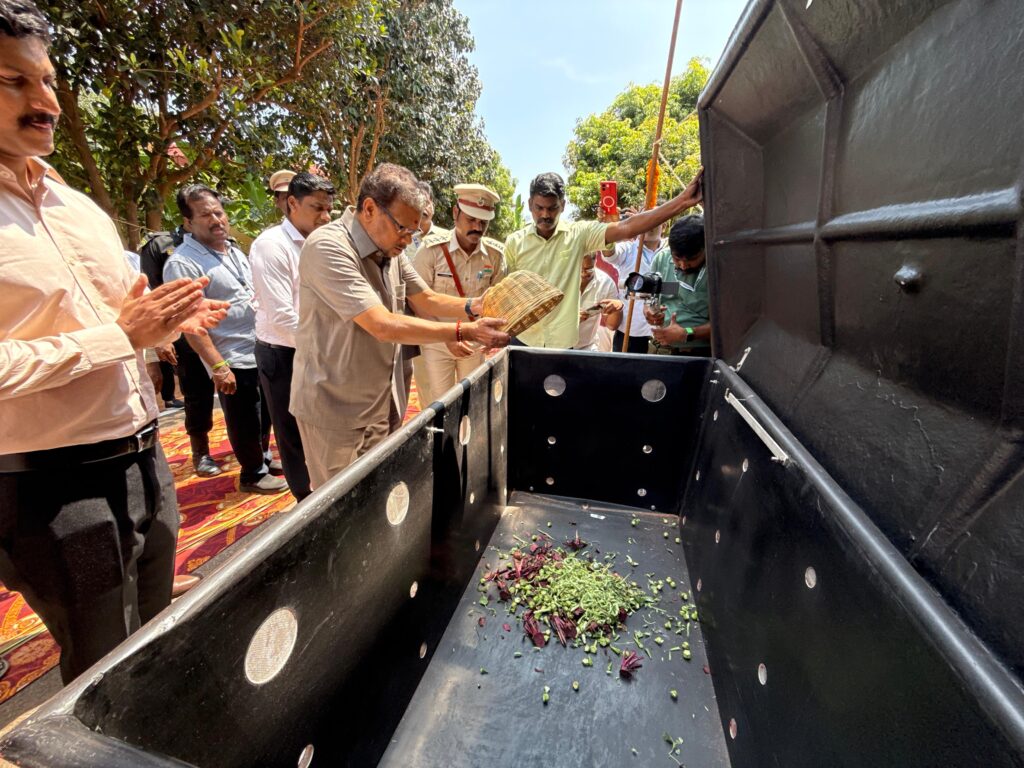 காய்கறி கழிவுகள் மூலம் இயற்கை எரு தயாரிப்பு முறையை தொடக்கம்