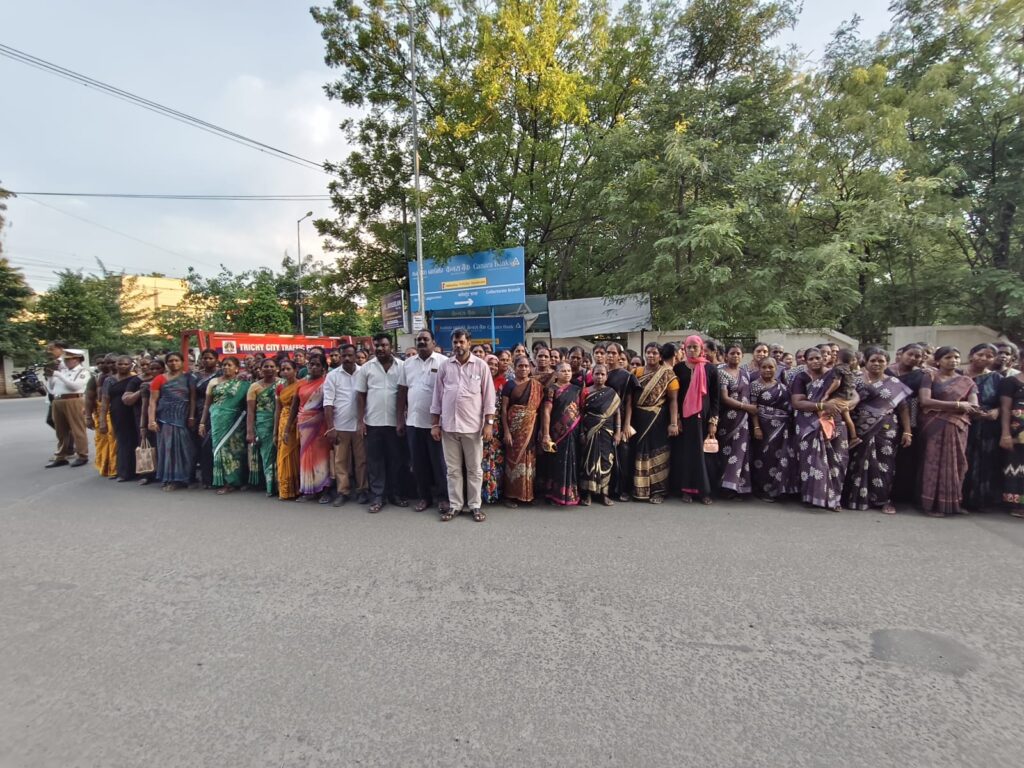 அம்மா உணவக ஊழியர்களுக்கு ஊதிய உயர்வு வழங்க வேண்டும்: ஆட்சியரிடம் கோரிக்கை