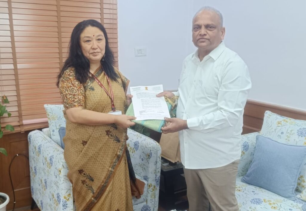 மத்திய மீன்வள அமைச்சர் ராஜீவ் ரஞ்சன் சிங்கை சந்தித்து மல்லாடி கிருஷ்ணா ராவ் மனு