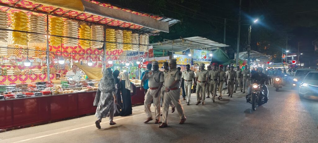 "புதுவை கவசம்" என்ற பெயரில் போலீசார் தீவிர வாகன சோதனை