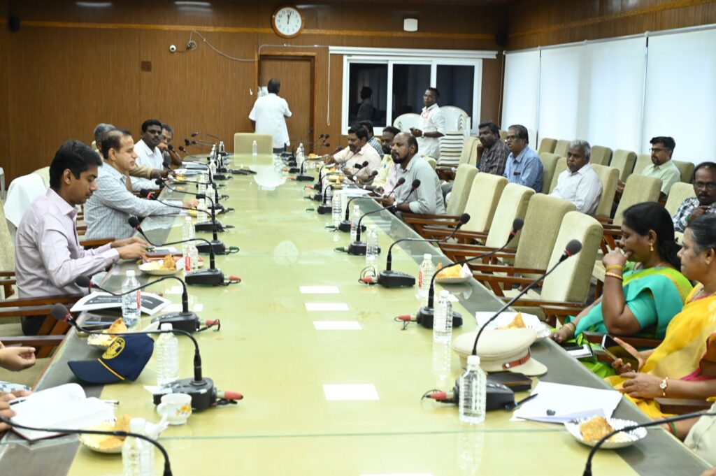 புதுச்சேரி விடுதலை தின விழா முன்னேற்பாடுகள் குறித்த ஆலோசனைக் கூட்டம்