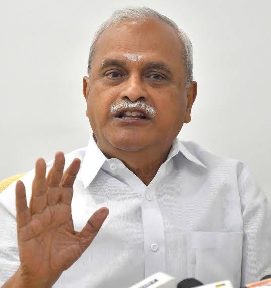 ஆரம்ப சுகாதார நிலையங்களுக்கு 10 சிறிய ரக ஆம்புலன்ஸ் வைத்திலிங்கம் அறிவிப்பு