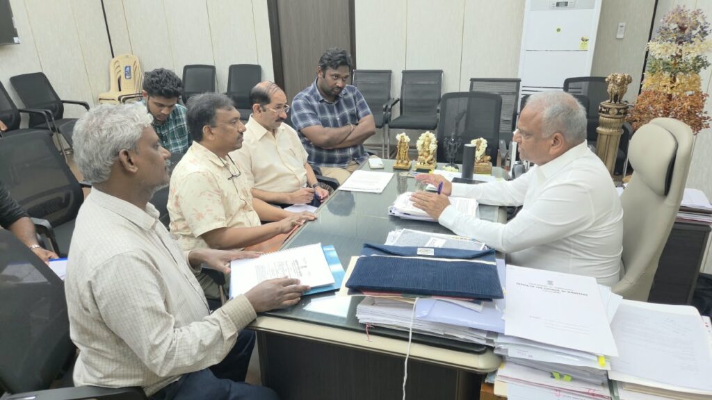 புதுச்சேரி இஎஸ்ஐ மண்டல வாரியக் கூட்டம் நடத்த அமைச்சர் மல்லாடி கிருஷ்ணாராவ் ஆலோசனை