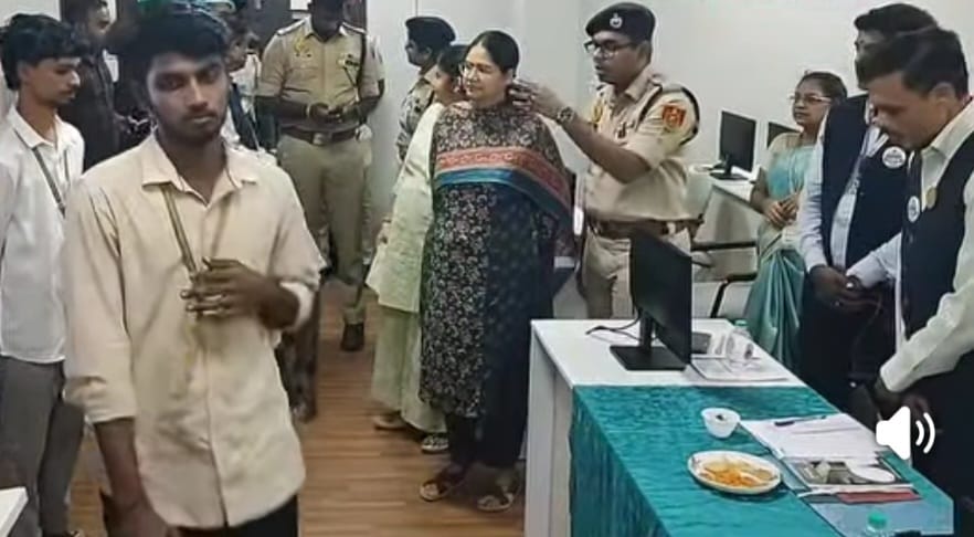 புதுச்சேரி காவல்துறையுடன் இணைந்து மணக்குள விநாயகர் தொழில்நுட்பக் கல்லூரி மாணவர்கள் புதுமைப் போட்டி