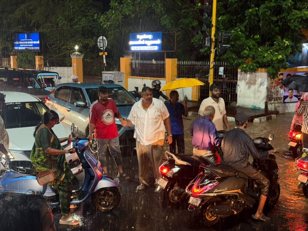 மழை பாதித்த பகுதிகளில் எம்.எல்.ஏ அசோக் ஆனந்த் நேரில் ஆய்வு