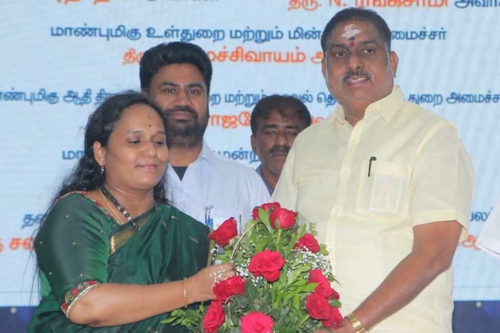 மத்திய அரசின் PM Surya Ghar: Muft Bijli Yojana திட்டத்தின் கீழ், மானியத் தொகை வழங்கும் விழா