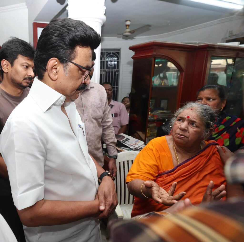 தேனிசை தென்றல் தேவா மறைவுக்கு மு.க.ஸ்டாலின் உதயநிதி அஞ்சலி