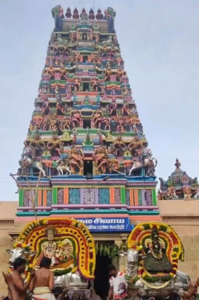 காவிரி துலா ஸ்நானம்: திருப்பராய்த்துறையில் பல்லாயிரக்கணக்கான பக்தர்கள் புனித நீராடல்
