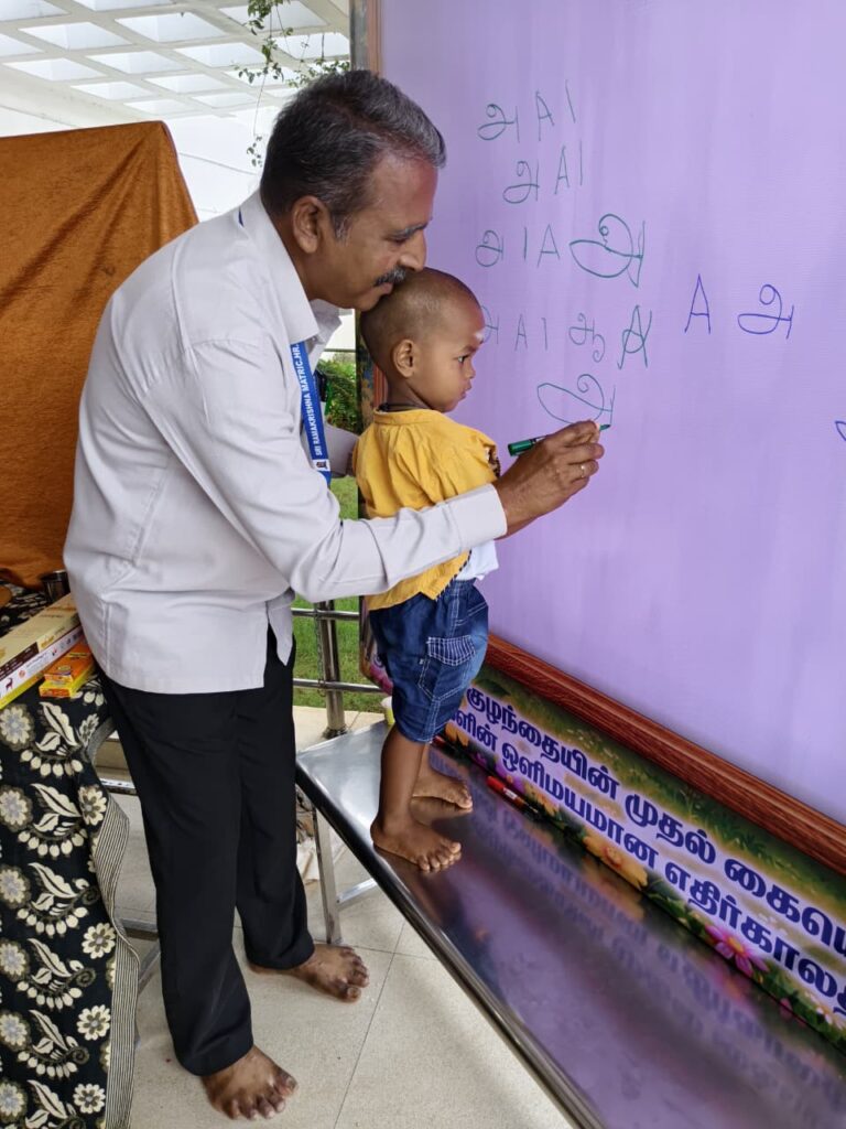 வேப்பூர் அருகே ஸ்ரீ ராமகிருஷ்ணா பள்ளியில் விஜயதசமி சிறப்பு மாணவர் சேர்க்கை