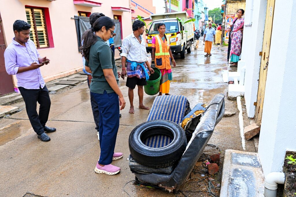 திருச்சி மாநகராட்சிக்குட்பட்ட 65 வாா்டுகளிலும் டெங்கு கொசு ஒழிப்பு தடுப்புப் பணிகள் தீவிரம் - ஆணையர் பொன்மணி