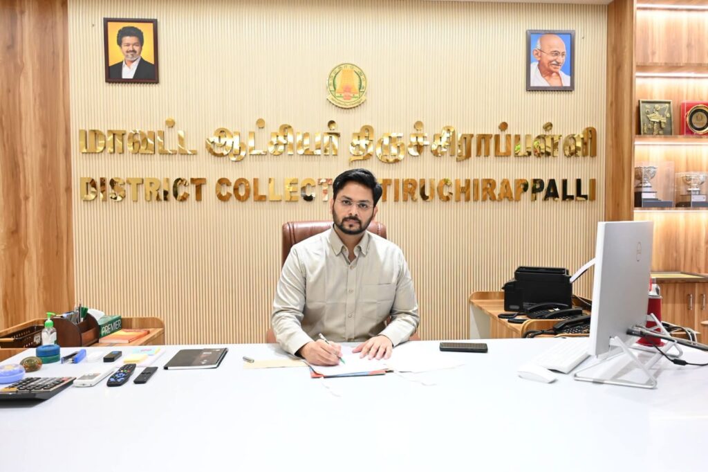 வாக்காளர் பட்டியலில் பெயர் சேர்க்க நவ.12 ந்தேதி முதல் டிச.11 ந்தேதி வரை சிறப்பு முகாம் - ஆட்சியர் பிரத்திக் தயாள்