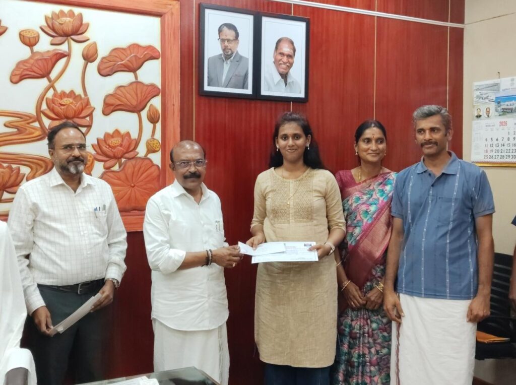 முன்னாள் இராணுவ வீரர்கள் மற்றும் விதவையர் வாரிசுகளுக்கு ஊக்குவிப்புத் தொகையை அமைச்சர் ராஜசேகரன் வழங்கினார்