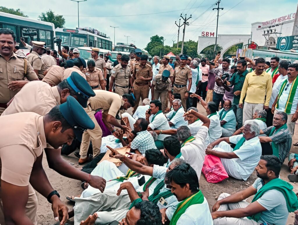 சமயபுரம் போராட்ட களத்திற்கு வந்த விவசாயிகள் குண்டு கட்டாக கைது