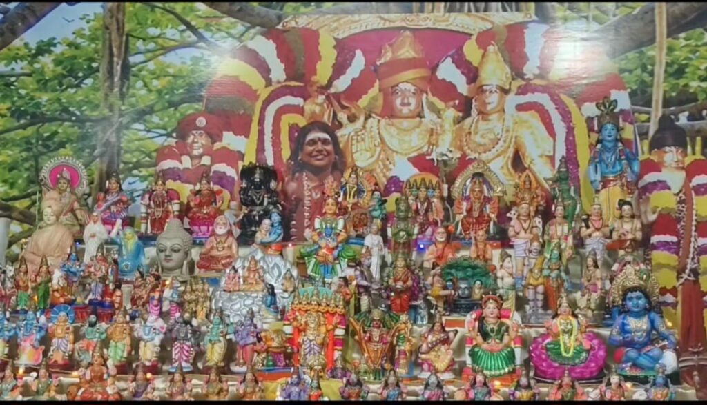 புதுச்சேரி ஏம்பலம் பகுதியில் அமைந்துள்ள கைலாசா ஆதீனத்தில் ஆயுத பூஜை