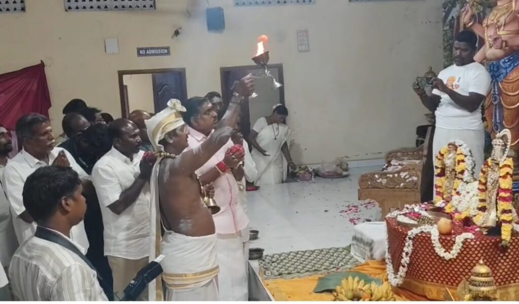 புதுச்சேரி ஏம்பலம் பகுதியில் அமைந்துள்ள கைலாசா ஆதீனத்தில் ஆயுத பூஜை