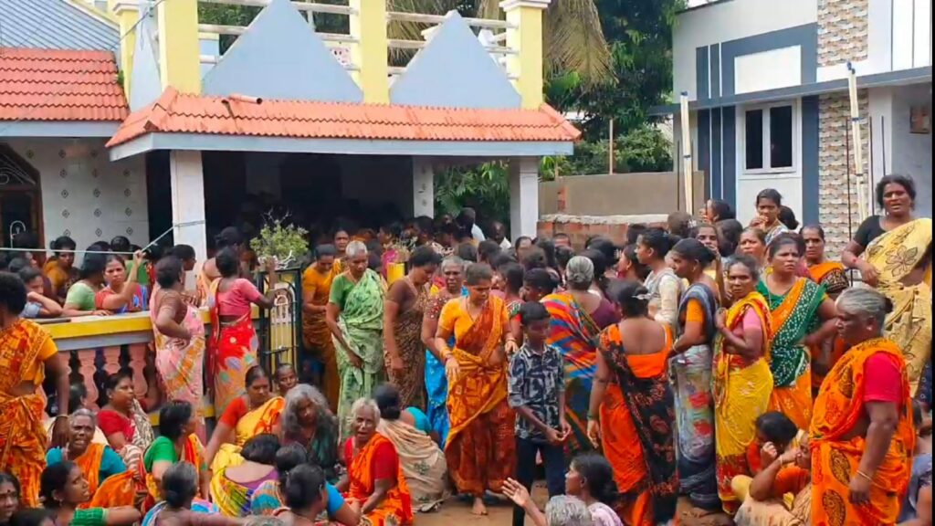 சீர்காழி அருகே மனைவி, மகன் அடித்து கொலை; கணவன் தூக்கிட்டு தற்கொலை
