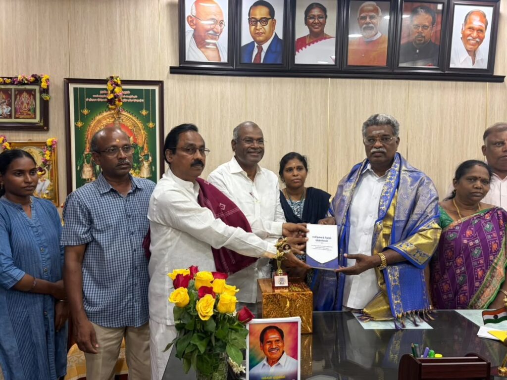 மனிதனைத் தேடும் புத்தகங்கள் : நூல் வெளியீட்டு விழா