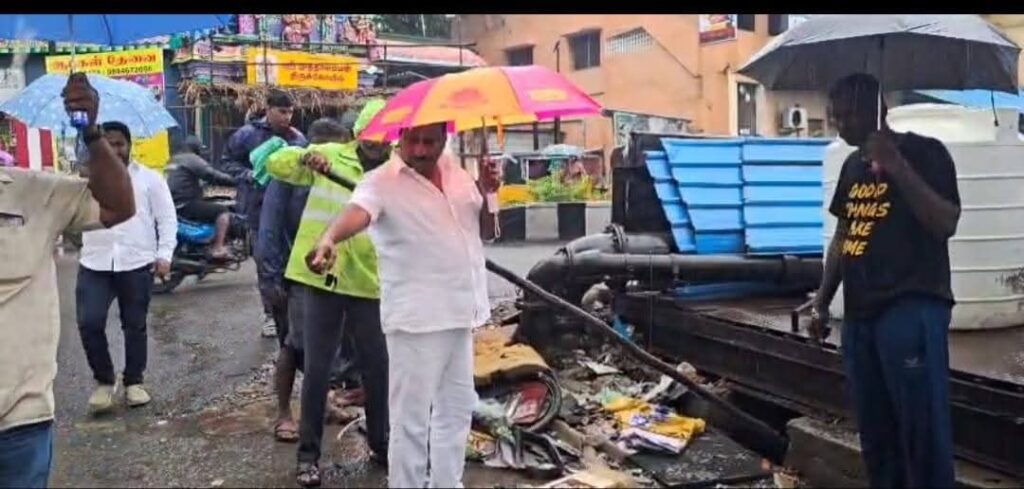 16 ஆண்டுகளாக கட்டப்பட்டு வரும் உப்பனாறு வாய்காலால் மழைக் காலங்களில் அடைப்பு : தீர்வு எப்போது - எம்எல்ஏ நேரு