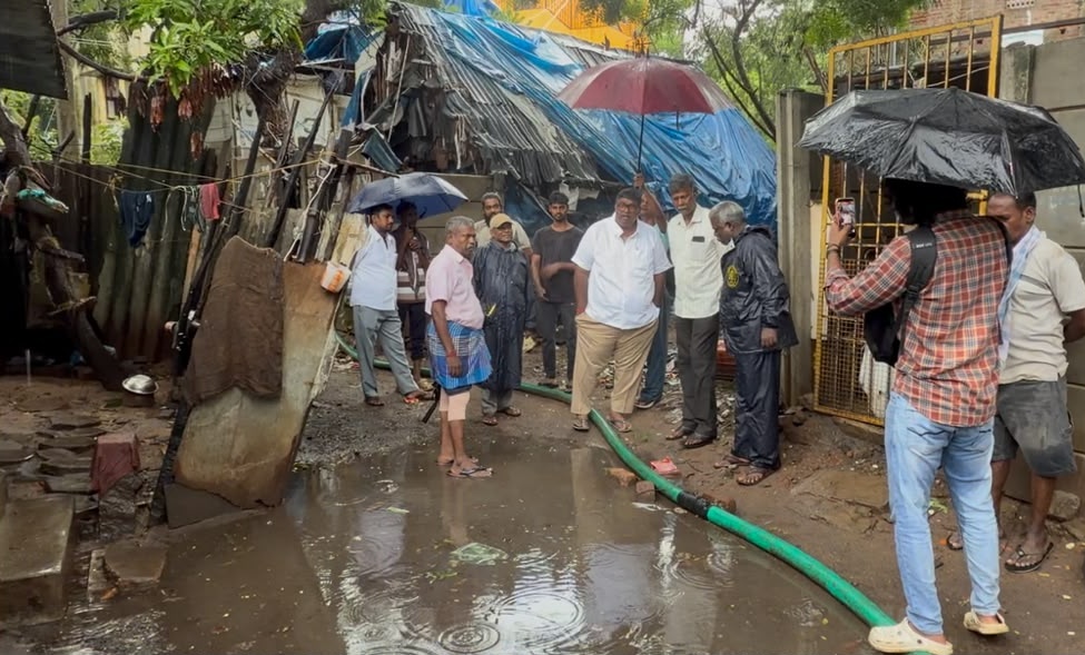 அசோக் ஆனந்த் தொகுதி முழுவதும் நேரில் ஆய்வு செய்து துரித நடவடிக்கை