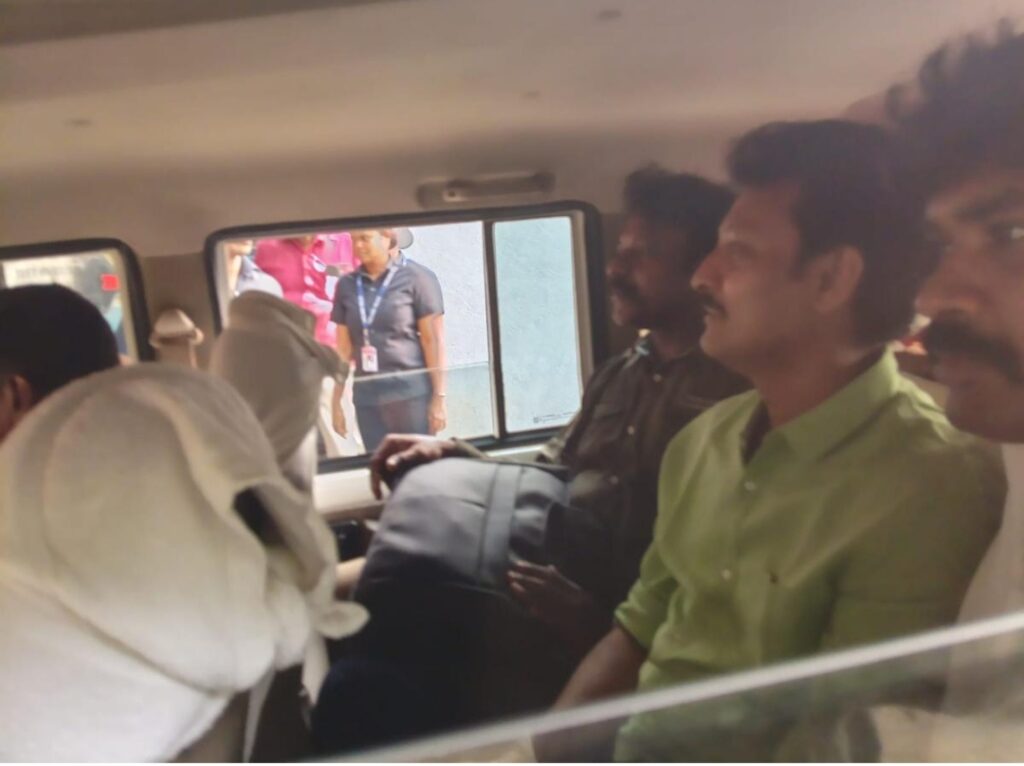 திமுக முன்னாள் அமைச்சர் அன்பில் மகேஷ் சென்னையில் கைது
