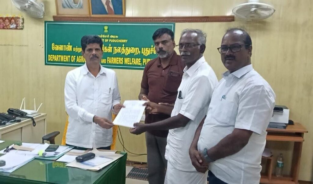 தொடர் மழையால் பாதிக்கப்பட்ட விவசாயிகளுக்கு இழப்பீடு வழங்க வேண்டும்