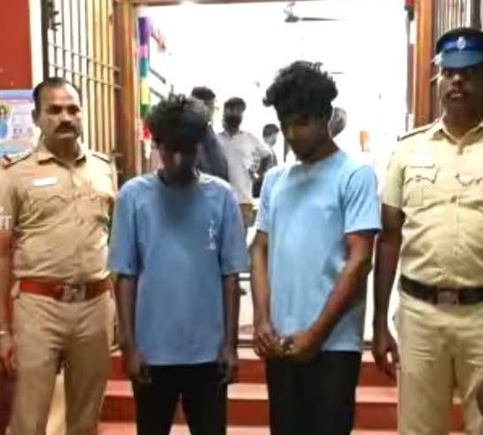 நாட்டு வெடி வெடிக்க வைத்து இன்ஸ்ட்டாகிராமில் வீடியே பதிவிட்ட இளைஞர்கள் கைது