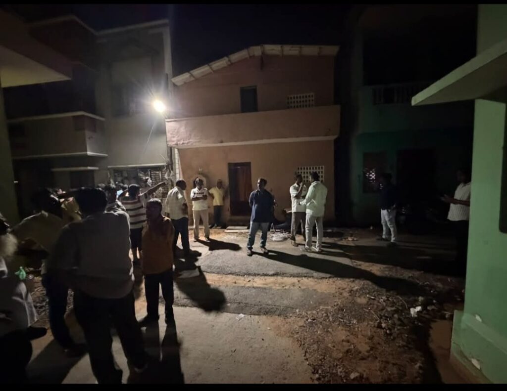 சுப்பையா நகரில் மின்தடையால் பாதிக்கப்பட்ட 40-க்கும் மேற்பட்ட வீடுகளுக்கு அசோக் ஆனந்த் சொந்த செலவில் மின் இணைப்பு